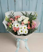 Букет цветов из:  Розы, Лизиантусы и Хризантемы в Черное