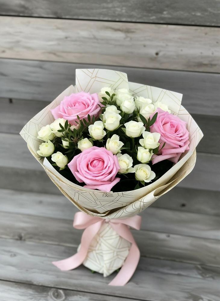 Букет цветов из: Розы в Черное