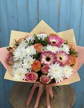 Букет цветов из:  Розы, Герберы и Хризантемы в Черное
