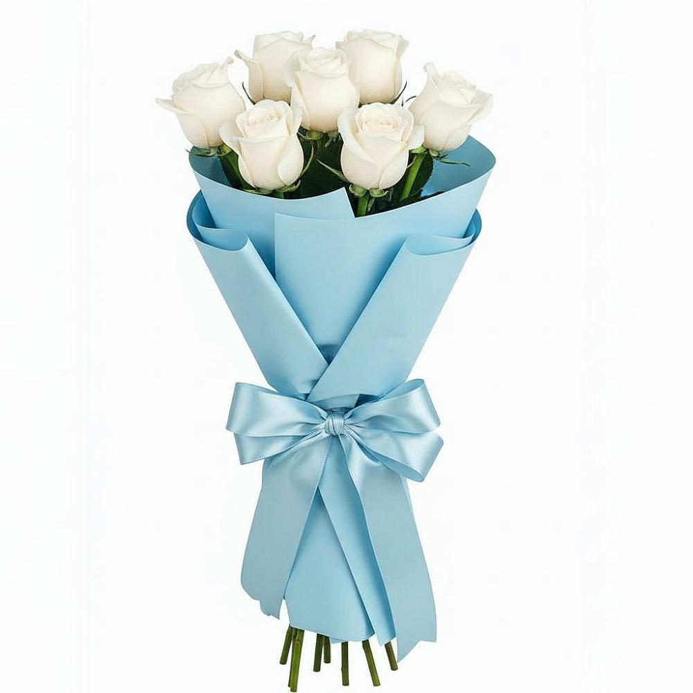 Букет 7 белых роз Проуд в Черное