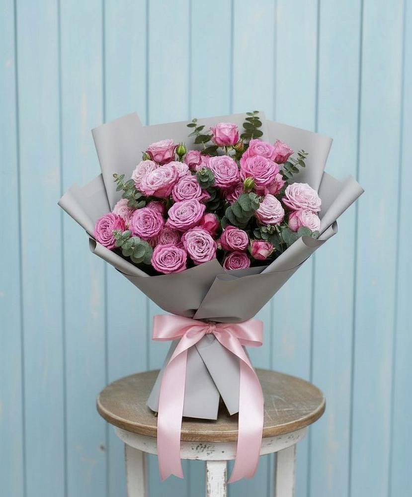 Букет цветов из: Розы в Черное