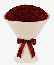 Букет 101 Бордовая роза Блэк Бакарра в Черное