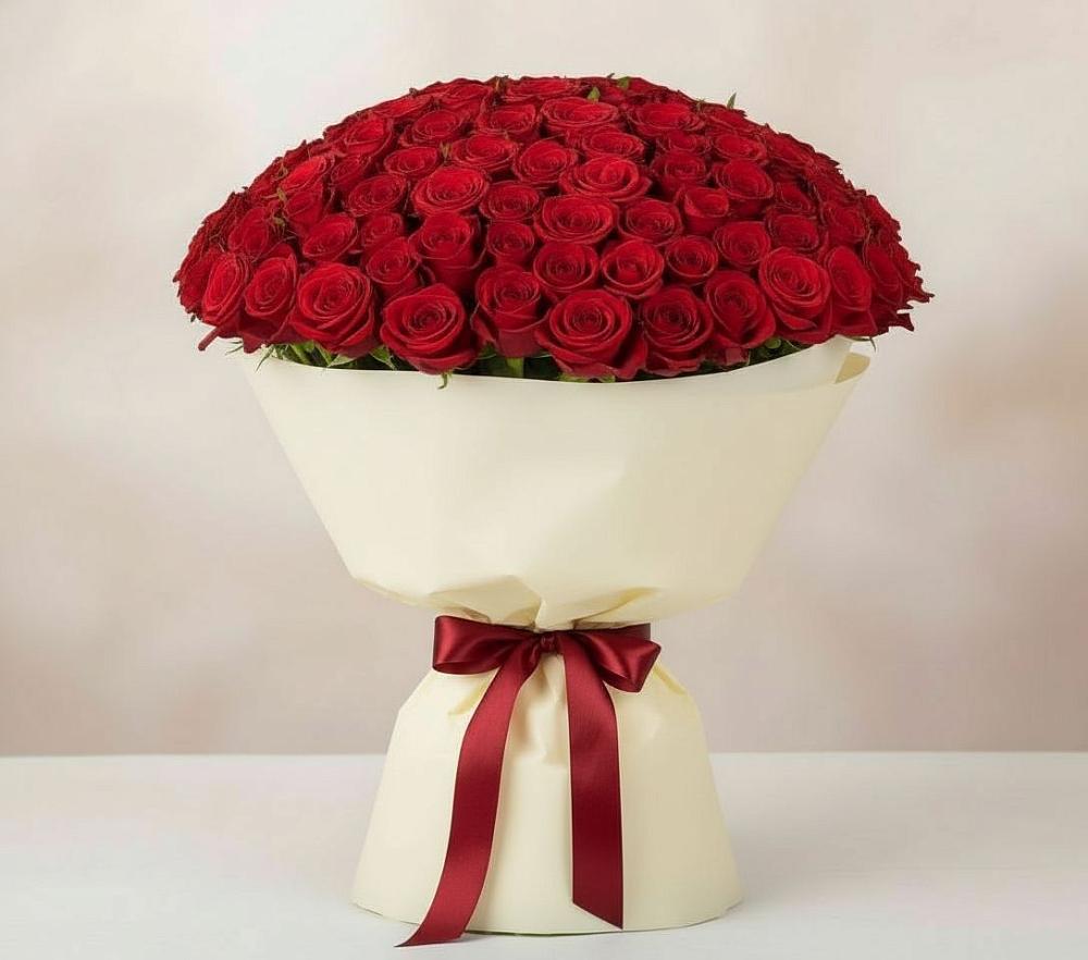 Букет 101 Красная роза Милано в Черное