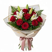 Букет цветов из:  Лилии и Розы в Черное