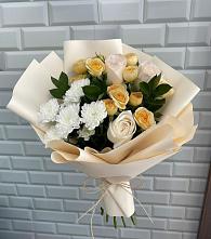 Букет цветов из:  Розы и Хризантемы в Черное