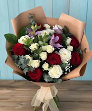 Букет цветов из:  Розы и Альстромерии в Черное