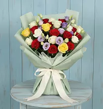 Букет цветов из:  Розы в Черное