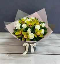 Букет цветов из:  Орхидеи и Розы в Черное