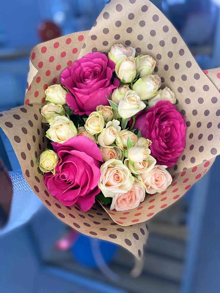 Букет цветов из: Розы в Черное