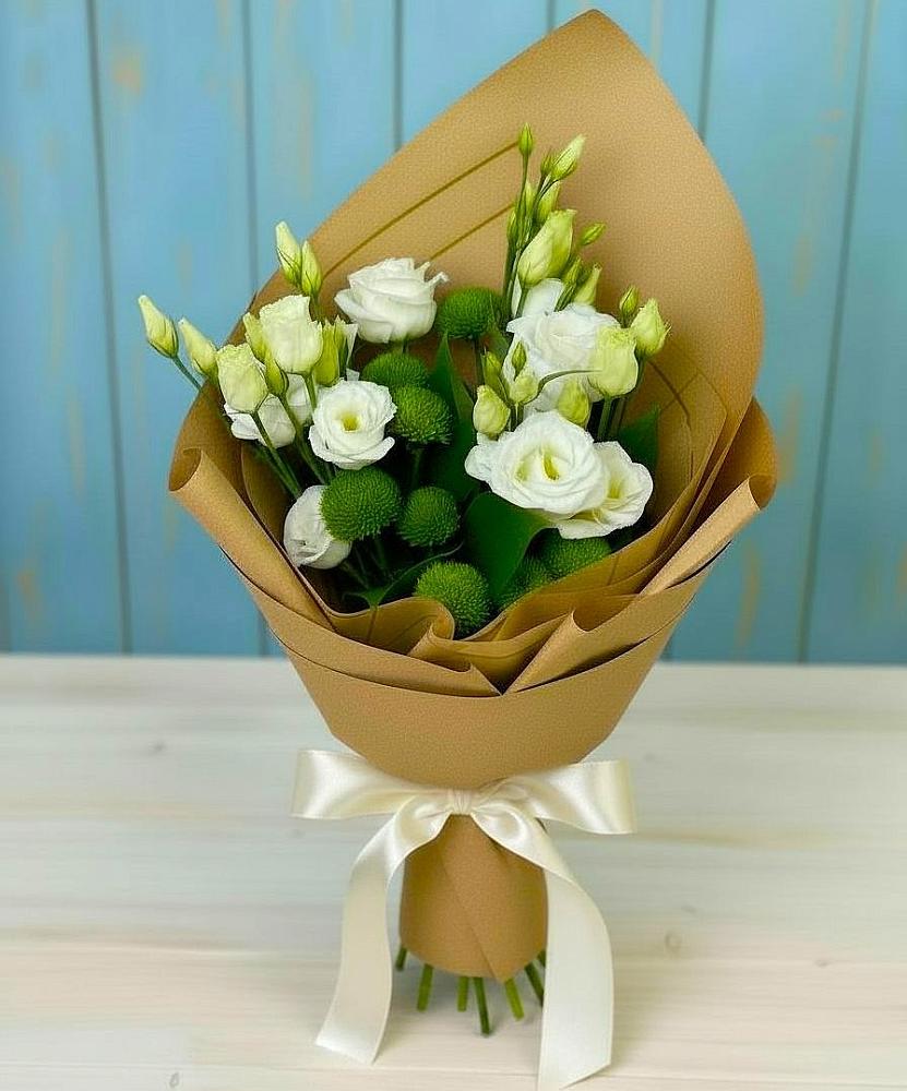 Букет цветов из: Хризантемы и Лизиантусы в Черное