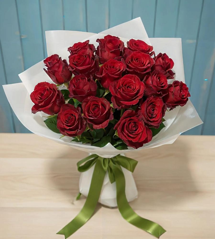 Букет Красные розы в Черное