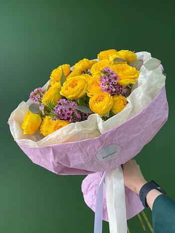 Букет Кустовые желтые розы в Черное