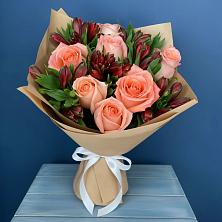 Букет цветов из:  Розы и Альстромерии в Черное