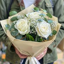 Букет цветов из:  Розы в Черное