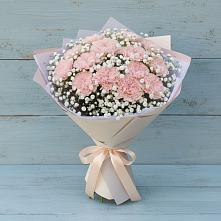 Букет цветов из:  Гвоздики в Черное