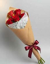 Букет цветов из:  Розы в Черное