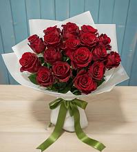 Букет Красные розы в Черное