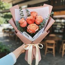 Букет цветов из:  Розы в Черное