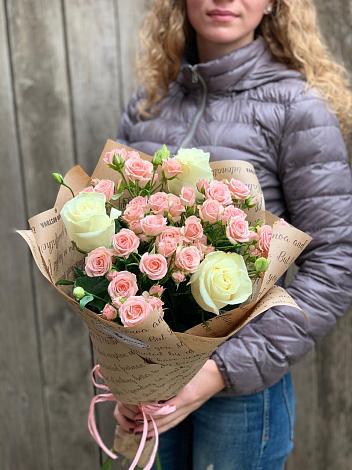 Букет цветов из: Розы в Черное