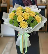 Букет цветов из:  Хризантемы и Розы в Черное