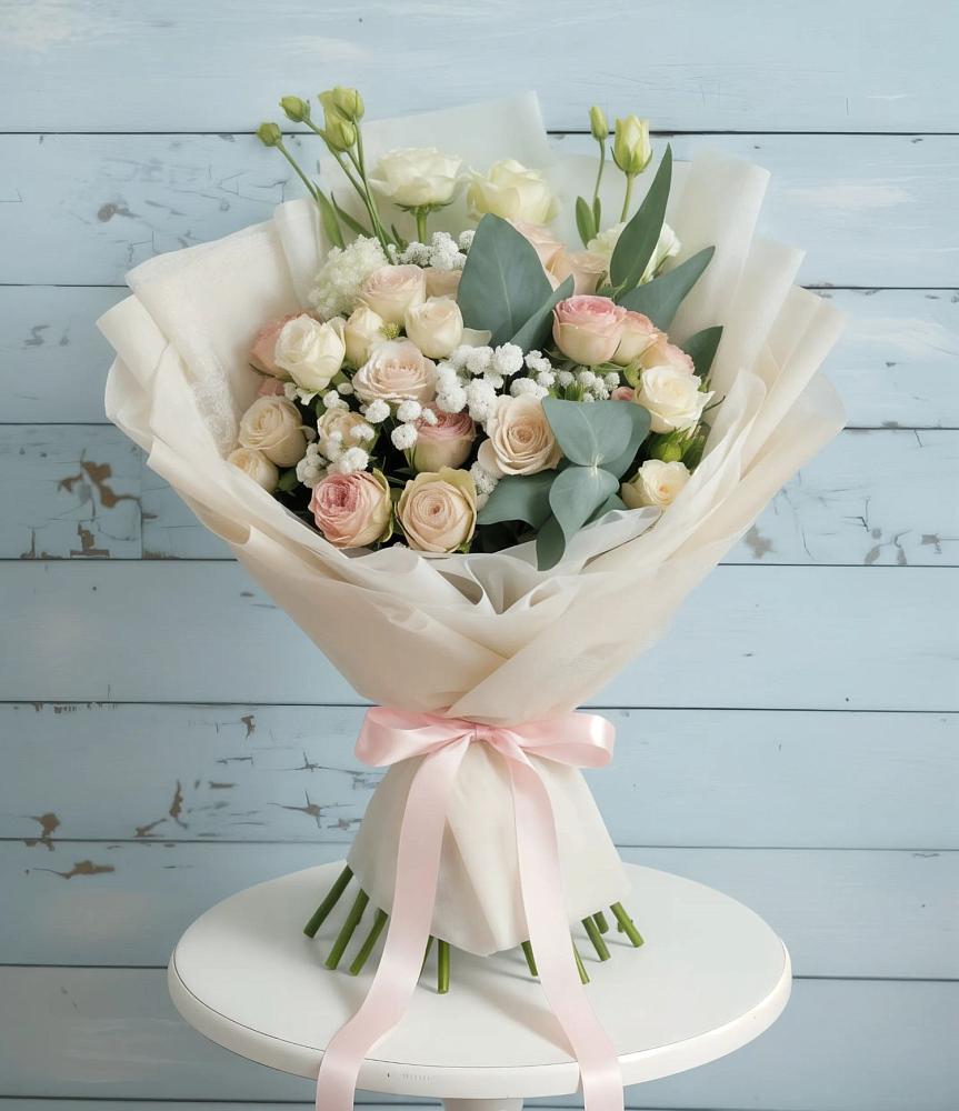 Букет цветов из: Розы и Лизиантусы в Черное