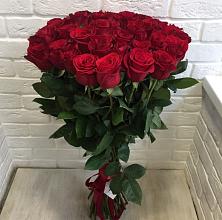 Букет Красные розы Гран При в Черное