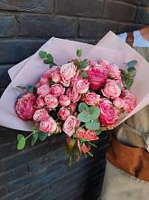 Букет цветов из:  Розы в Черное