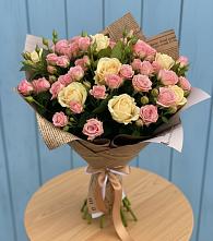 Букет цветов из:  Розы в Черное