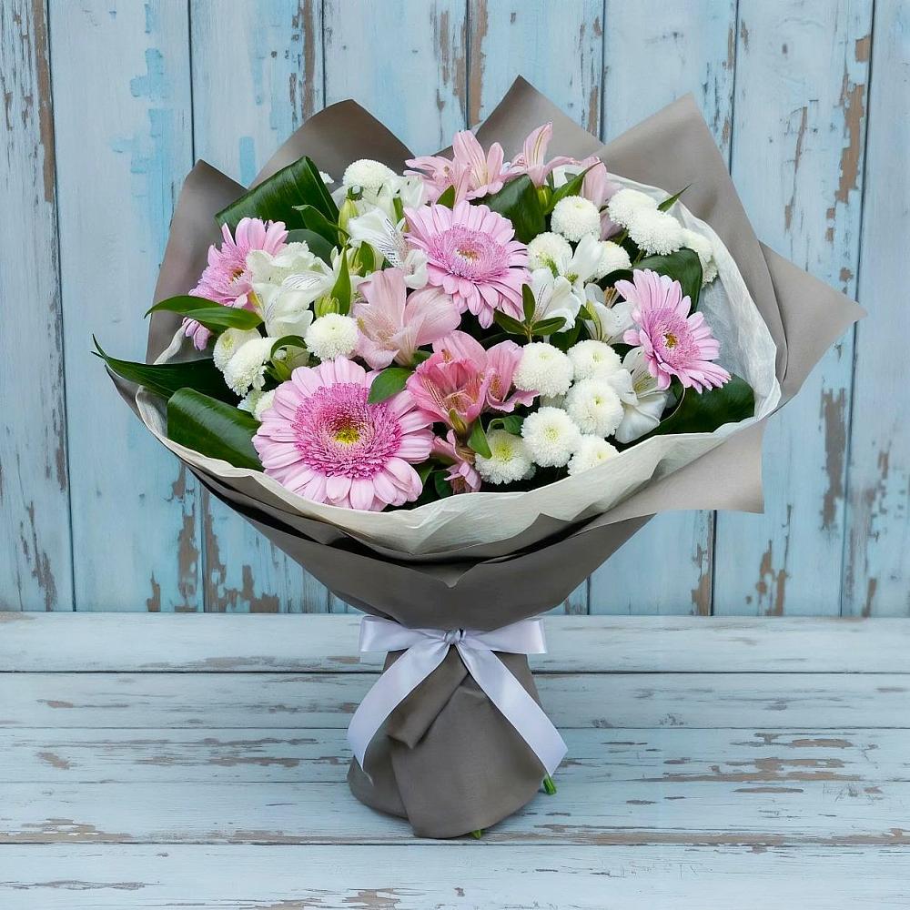 Букет цветов из: Герберы, Альстромерии и Хризантемы в Черное