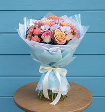 Букет цветов из:  Хризантемы и Розы в Черное