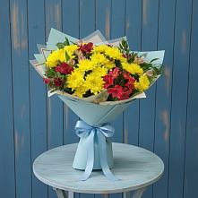 Букет цветов из:  Альстромерии и Хризантемы в Черное