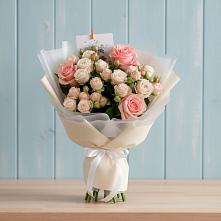 Букет цветов из:  Розы в Черное