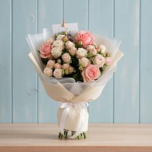 Букет цветов из:  Розы в Черное