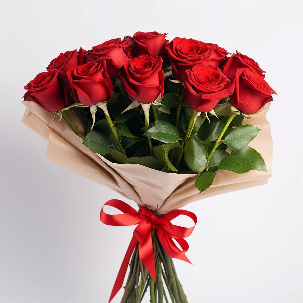 Букет 11 Красных роз Эдлесс Лав в Черное