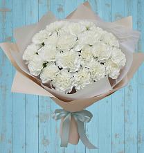 Букет цветов из:  Гвоздики в Черное