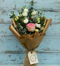 Букет цветов из:  Розы и Лизиантусы в Черное