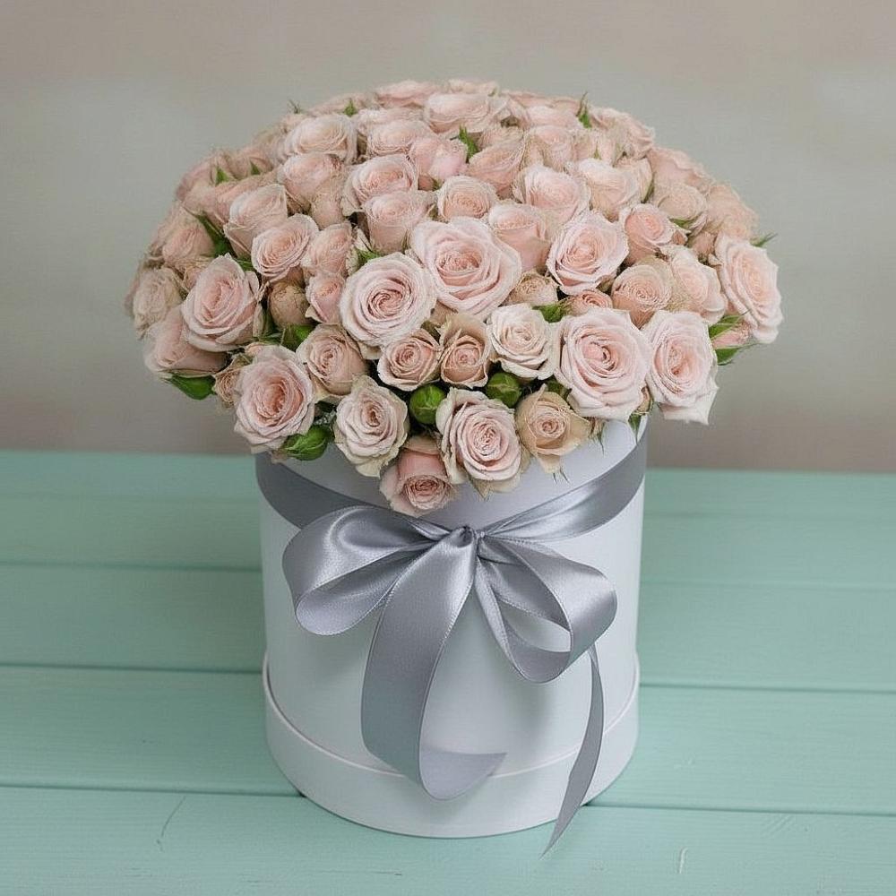 Цветочная композиция из Розы в шляпной коробке в Черное